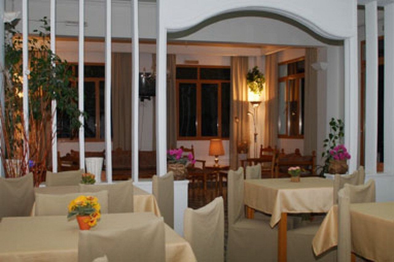Serifos Beach Hotel Livadi  Bagian luar foto